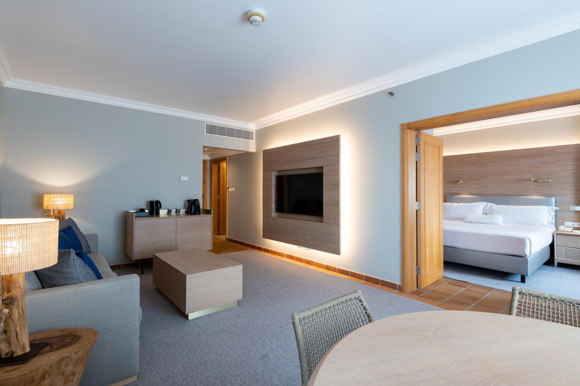 Praia D'El Rey Marriott Golf & Beach Resort Praia del Rei Exterior photo Suite